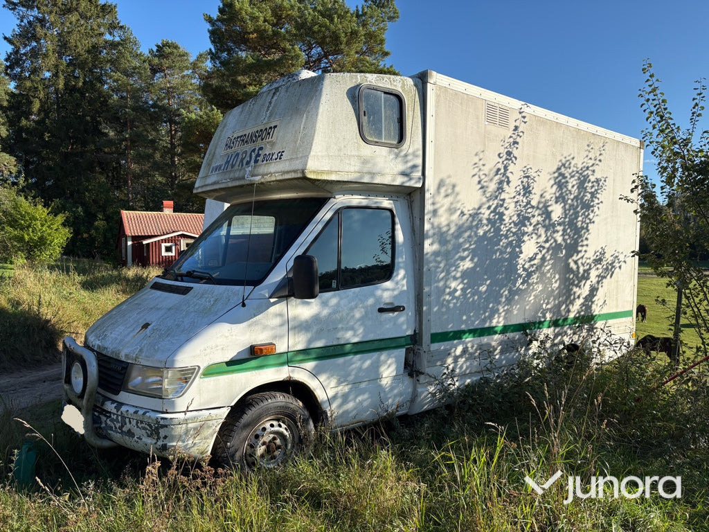 Hästlastbil Mercedes-Benz 312 D Automat - Коневоз: фото 3 Hästlastbil Mercedes-Benz 312 D Automat - Коневоз: фото 3