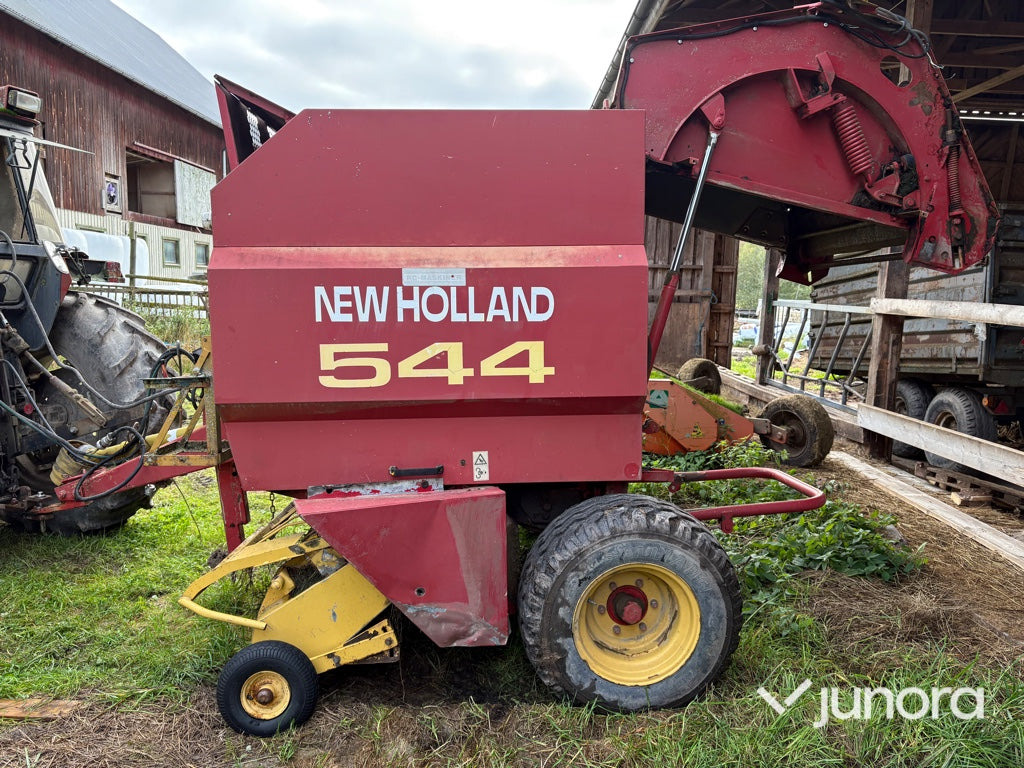 Rundbalspress New Holland 544 Cropcutter - Пресс-подборщик рулонный: фото 3 Rundbalspress New Holland 544 Cropcutter - Пресс-подборщик рулонный: фото 3