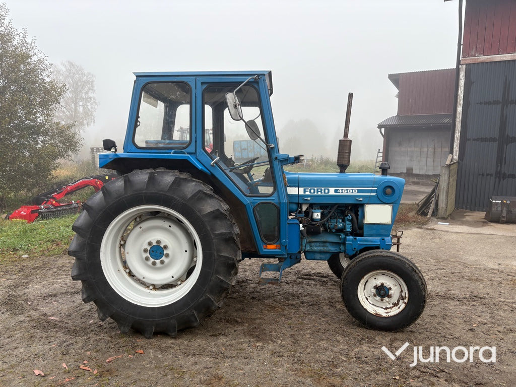 Traktor - Ford 4600 1976 - Трактор: фото 3 Traktor - Ford 4600 1976 - Трактор: фото 3