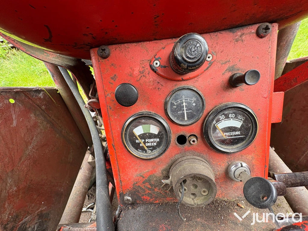 Трактор Traktor - Nuffield Universal 3DL: фото 14 Трактор Traktor - Nuffield Universal 3DL: фото 14