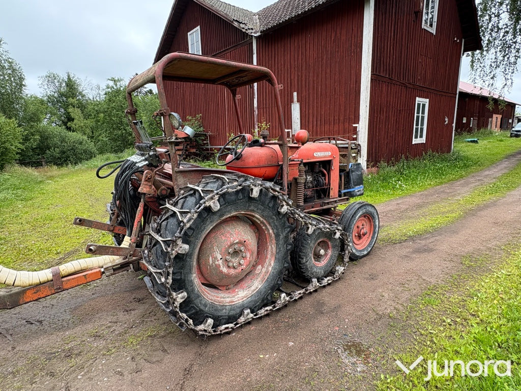 Трактор Traktor - Nuffield Universal 3DL: фото 6 Трактор Traktor - Nuffield Universal 3DL: фото 6