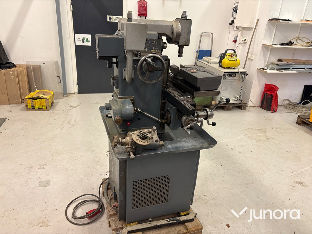 Vertikal- & horisontalfräsmaskin - Fräs Aciera F3 - Деревообрабатывающий станок: фото 5 Vertikal- & horisontalfräsmaskin - Fräs Aciera F3 - Деревообрабатывающий станок: фото 5