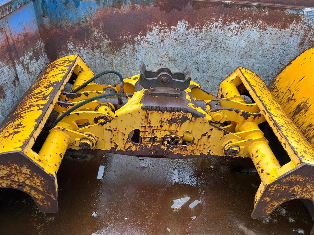 BSV 700 ltr jord grab for aftalelige endegavle - Грейферный ковш: фото 1 BSV 700 ltr jord grab for aftalelige endegavle - Грейферный ковш: фото 1