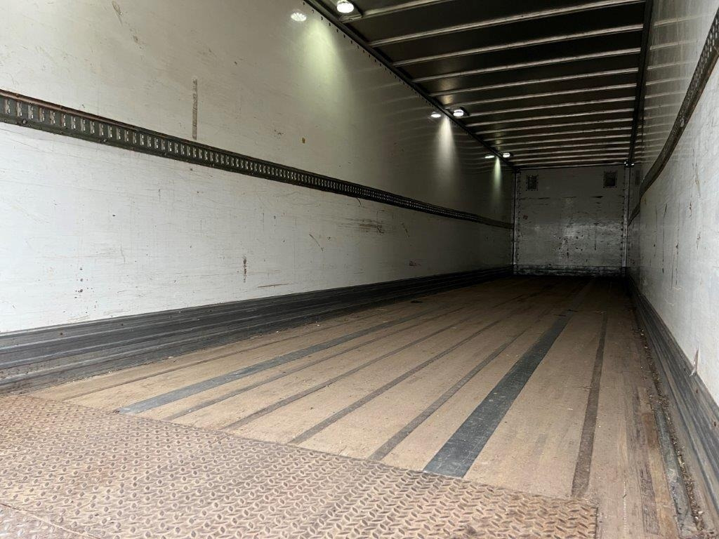 Fruehauf 13,6 mtr box - lodretstående lift - Полуприцеп-фургон: фото 2 Fruehauf 13,6 mtr box - lodretstående lift - Полуприцеп-фургон: фото 2