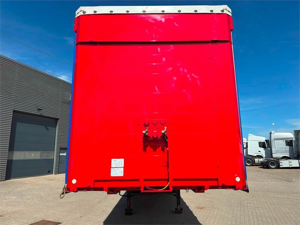 Hangler 3-aks gardintrailer hævetag + skydetag - Тентованный полуприцеп: фото 2 Hangler 3-aks gardintrailer hævetag + skydetag - Тентованный полуприцеп: фото 2
