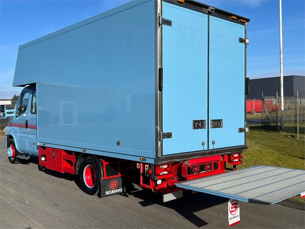 Iveco Daily 70C18 - dobbelt cab - Грузовик с закрытым кузовом: фото 2 Iveco Daily 70C18 - dobbelt cab - Грузовик с закрытым кузовом: фото 2