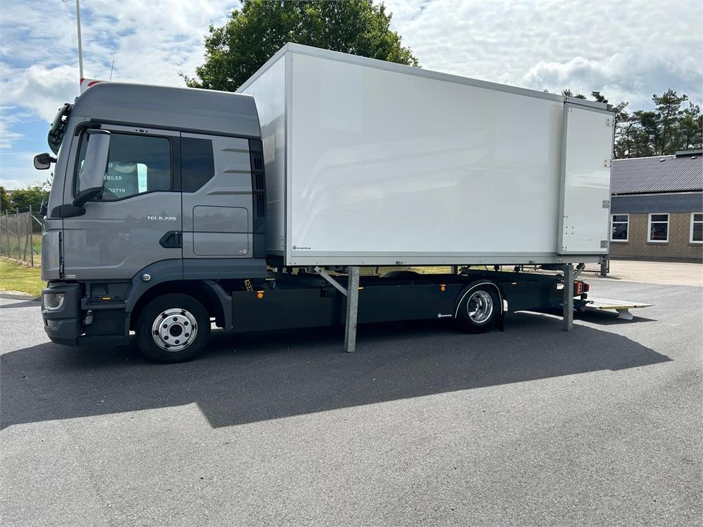 MAN TGL 8-220 4x2 BL incl. 2 stk veksellad  - Грузовик-контейнеровоз/ Сменный кузов: фото 4 MAN TGL 8-220 4x2 BL incl. 2 stk veksellad  - Грузовик-контейнеровоз/ Сменный кузов: фото 4