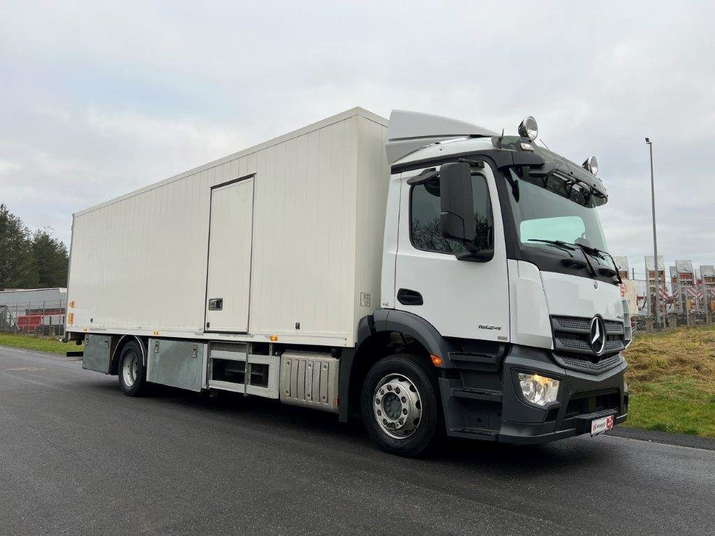 Mercedes-Benz Antos 1824 LnR - Грузовик с закрытым кузовом: фото 1 Mercedes-Benz Antos 1824 LnR - Грузовик с закрытым кузовом: фото 1