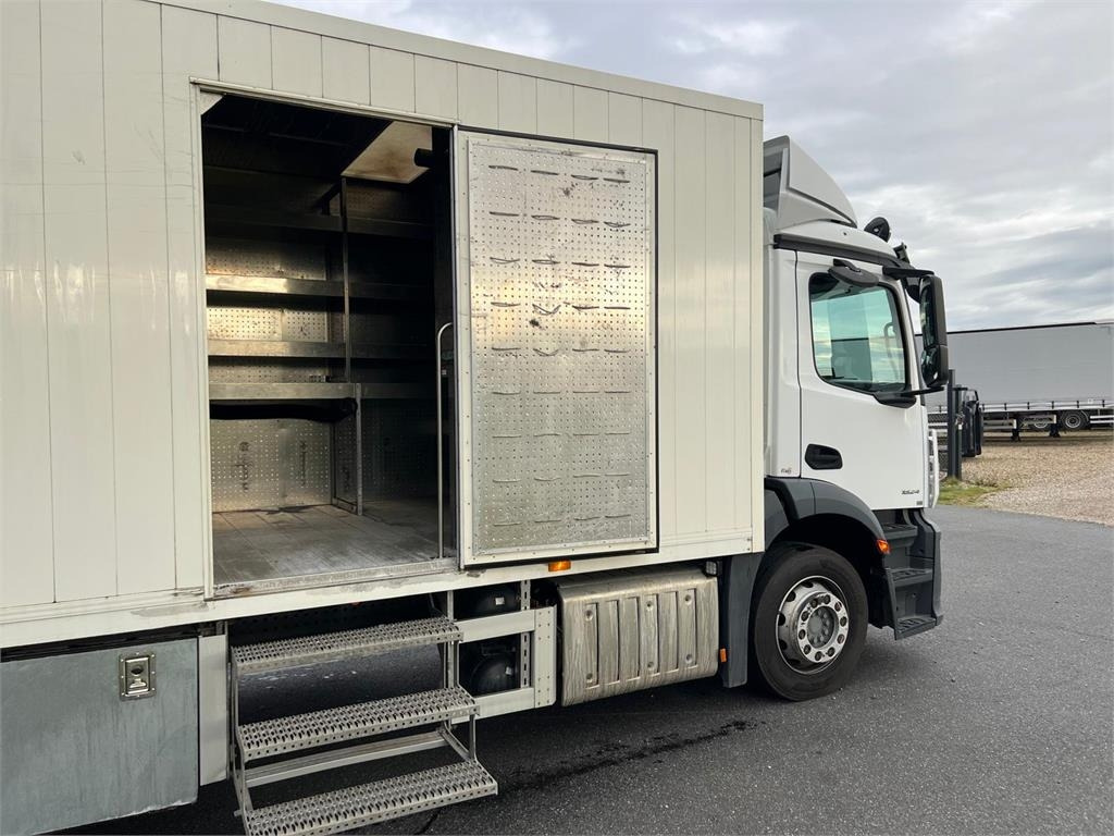 Mercedes-Benz Antos 1824 LnR - Грузовик с закрытым кузовом: фото 3 Mercedes-Benz Antos 1824 LnR - Грузовик с закрытым кузовом: фото 3