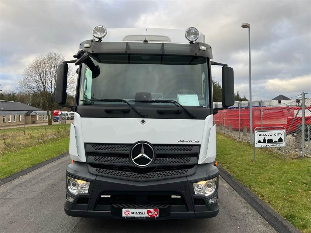 Mercedes-Benz Antos 2533 L - Грузовик с закрытым кузовом: фото 4 Mercedes-Benz Antos 2533 L - Грузовик с закрытым кузовом: фото 4