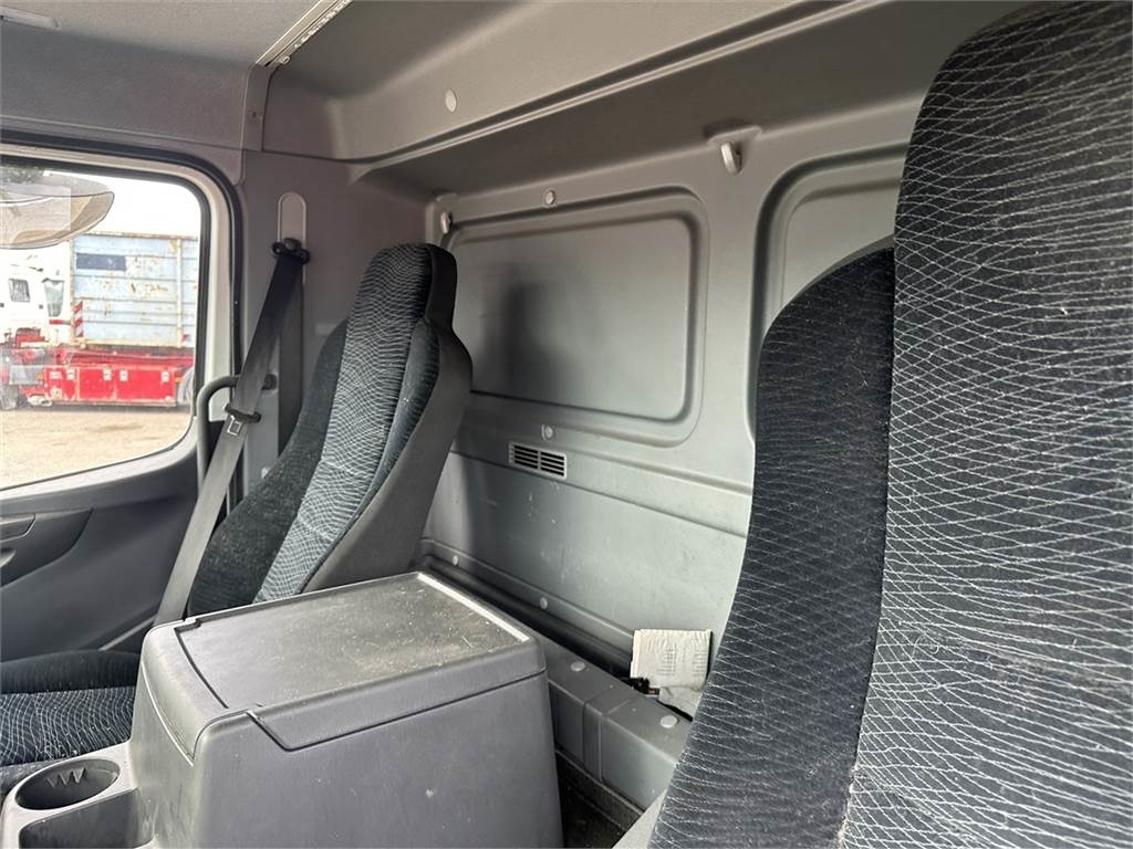 Mercedes-Benz Atego 1224 LnR - Грузовик с закрытым кузовом: фото 4 Mercedes-Benz Atego 1224 LnR - Грузовик с закрытым кузовом: фото 4