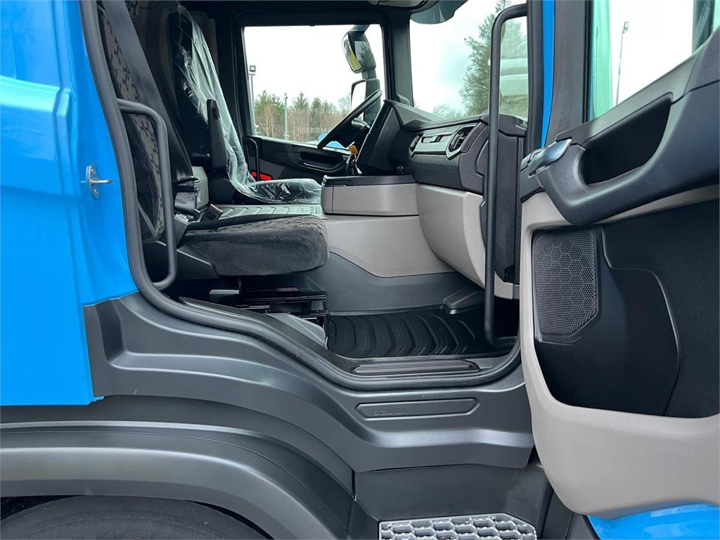 Scania P280 B 4x2 NB - Тентованный грузовик: фото 3 Scania P280 B 4x2 NB - Тентованный грузовик: фото 3