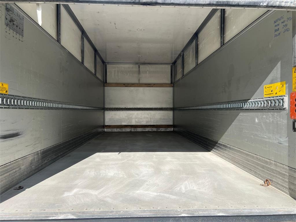 Грузовик с закрытым кузовом Volvo FL 250 16 ton: фото 12