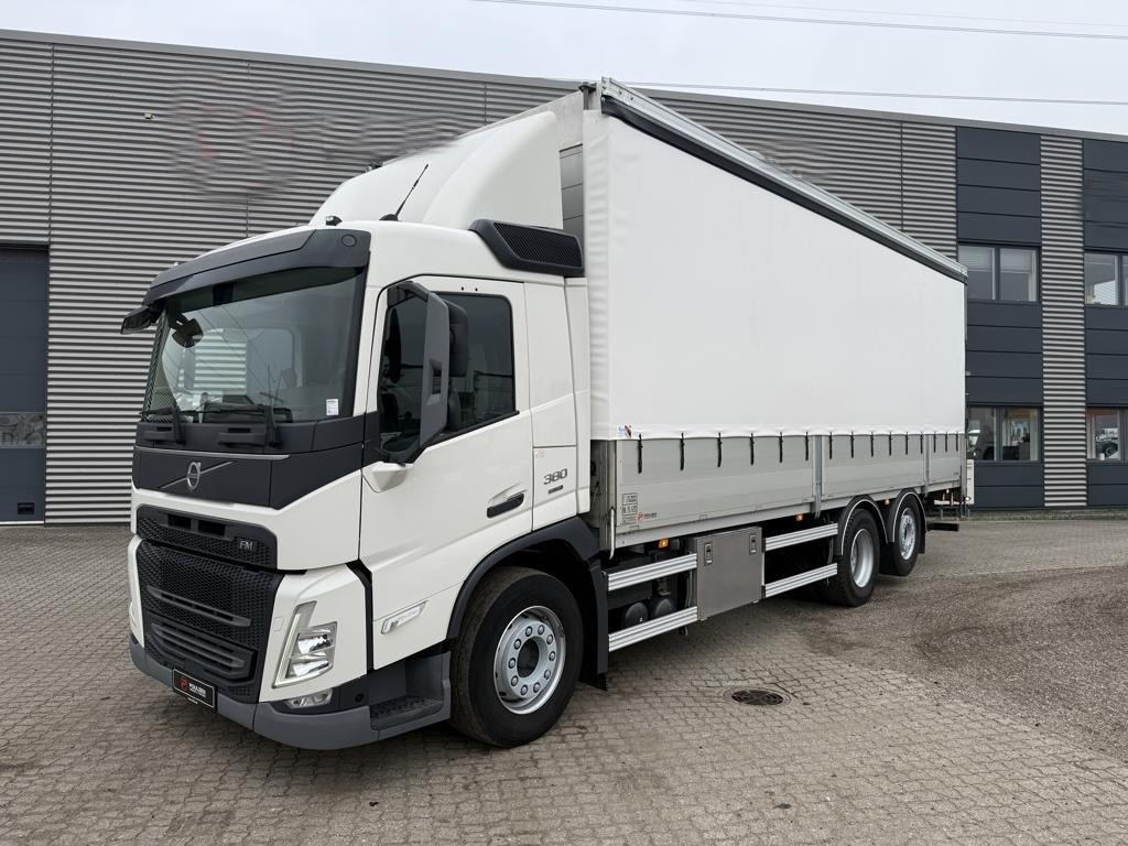 Volvo FM380 7800mm - Тентованный грузовик: фото 2 Volvo FM380 7800mm - Тентованный грузовик: фото 2