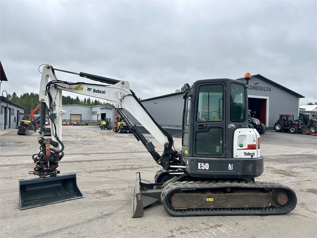 Bobcat E50 RASVARI YMS. - Мини-экскаватор: фото 1 Bobcat E50 RASVARI YMS. - Мини-экскаватор: фото 1