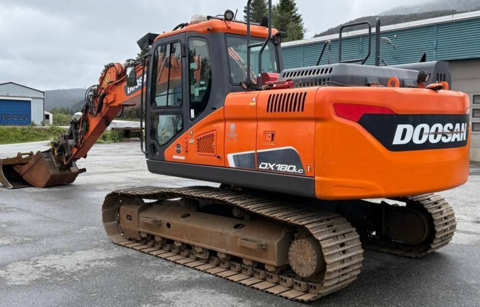 Doosan DX180LC-5 - Гусеничный экскаватор: фото 4 Doosan DX180LC-5 - Гусеничный экскаватор: фото 4