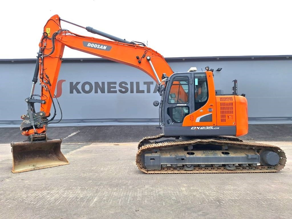 Doosan DX235LCR-5 PYÖRITTÄJÄ, 3D-LAITTEET - Гусеничный экскаватор: фото 1 Doosan DX235LCR-5 PYÖRITTÄJÄ, 3D-LAITTEET - Гусеничный экскаватор: фото 1