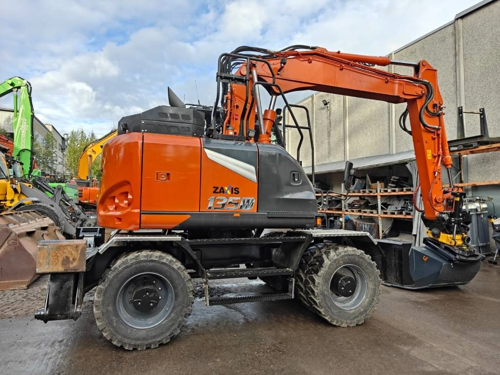 Hitachi ZX135W-7 VARUSTELTU - Колёсный экскаватор: фото 5 Hitachi ZX135W-7 VARUSTELTU - Колёсный экскаватор: фото 5