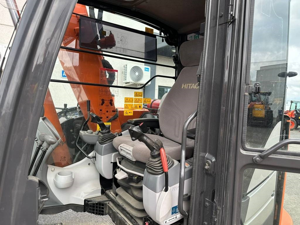 Hitachi ZX85US-5 800mm telat 6kpl työlaitteet mukaan - Мини-экскаватор: фото 4 Hitachi ZX85US-5 800mm telat 6kpl työlaitteet mukaan - Мини-экскаватор: фото 4