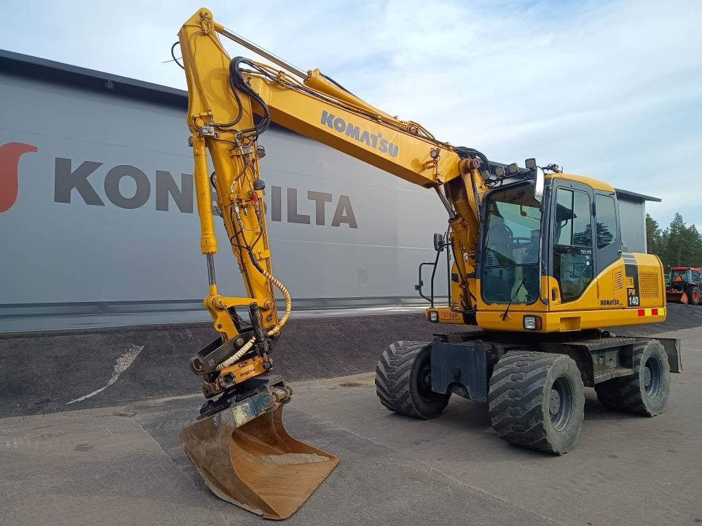 Колёсный экскаватор Komatsu MYYTY! SOLD! PW140-7 PYÖRITTÄJÄLLÄ: фото 10