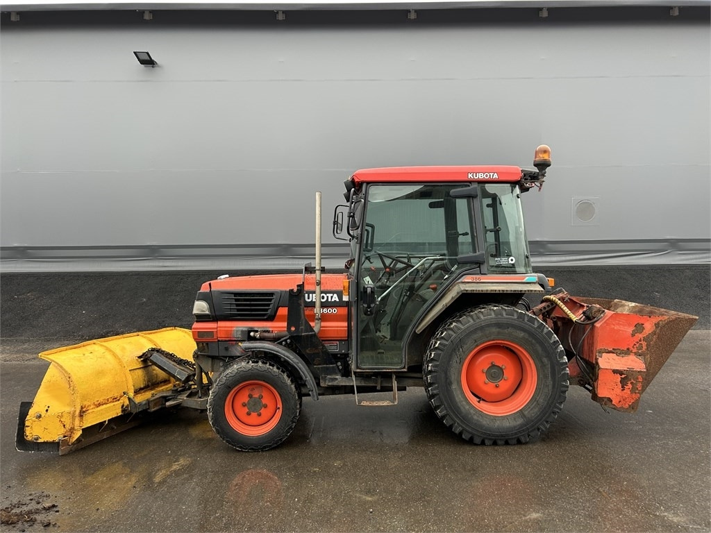 Kubota L 3600 AURA JA HIEKOTIN - Коммунальный трактор: фото 1 Kubota L 3600 AURA JA HIEKOTIN - Коммунальный трактор: фото 1