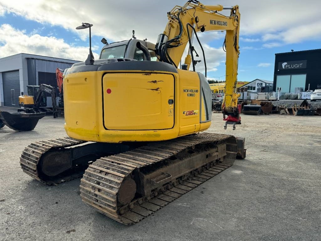New Holland E135BSR-2 PYÖRITTÄJÄLLÄ - Гусеничный экскаватор: фото 4 New Holland E135BSR-2 PYÖRITTÄJÄLLÄ - Гусеничный экскаватор: фото 4