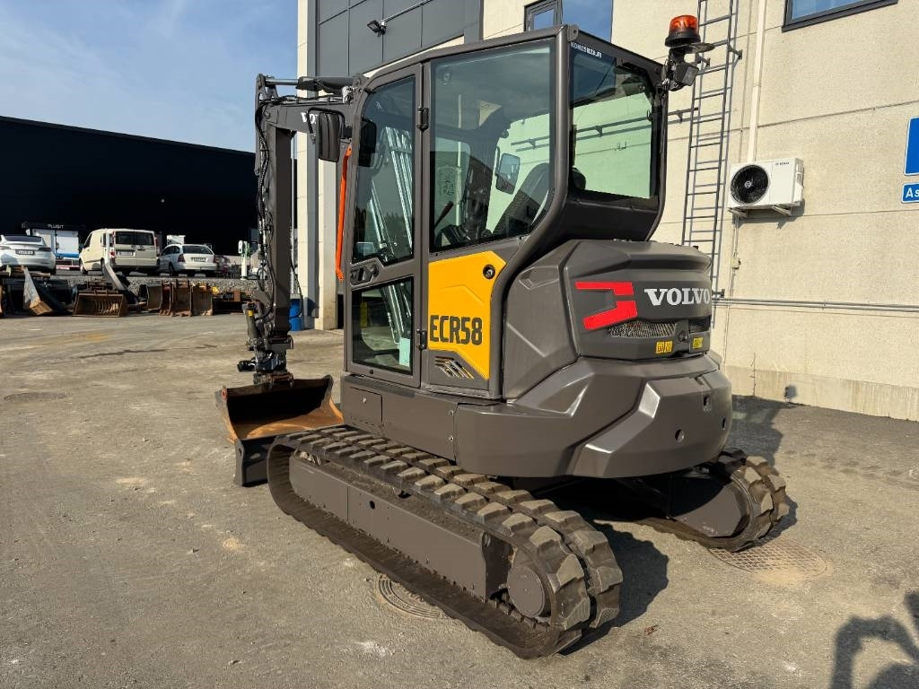 Volvo ECR58F PYÖRITTÄJÄLLÄ - Мини-экскаватор: фото 3 Volvo ECR58F PYÖRITTÄJÄLLÄ - Мини-экскаватор: фото 3
