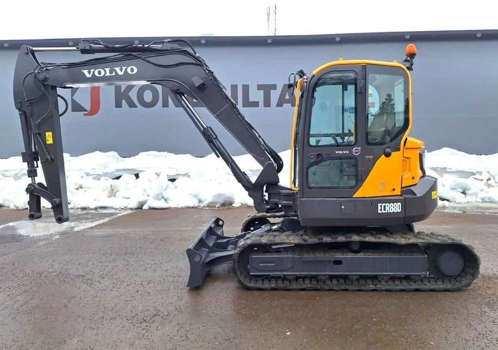 Volvo ECR88D - Мини-экскаватор: фото 1 Volvo ECR88D - Мини-экскаватор: фото 1