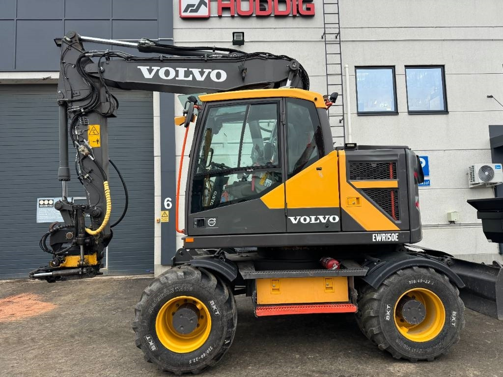 Volvo EWR150E Uusi Palms perävaunu / hieno paketti - Колёсный экскаватор: фото 3 Volvo EWR150E Uusi Palms perävaunu / hieno paketti - Колёсный экскаватор: фото 3