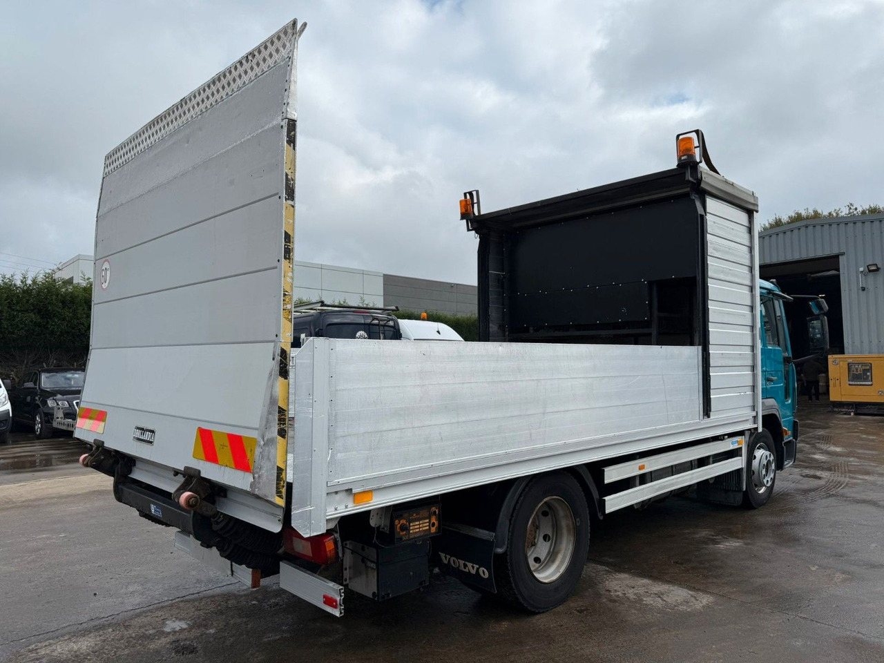 Volvo FL6-250. ALU Pritsche 5.00m. LBW. Klima. - Грузовик бортовой/ Платформа: фото 3 Volvo FL6-250. ALU Pritsche 5.00m. LBW. Klima. - Грузовик бортовой/ Платформа: фото 3