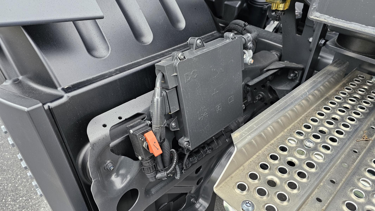 MERCEDES-BENZ Actros 3340 S 6x4 ADR Euro 3 Tractor Head в лизинг MERCEDES-BENZ Actros 3340 S 6x4 ADR Euro 3 Tractor Head: фото 10