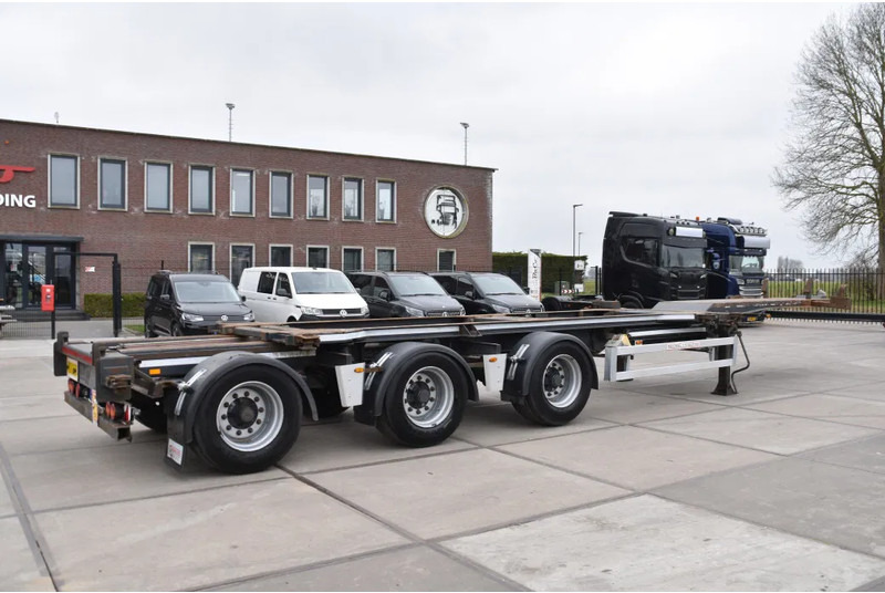 Renders ROC 16.30 - LIFT AXLE - BPW AXLES - DISC BRAKES - GOOD CONDITION - - Полуприцеп-контейнеровоз/ Сменный кузов: фото 2 Renders ROC 16.30 - LIFT AXLE - BPW AXLES - DISC BRAKES - GOOD CONDITION - - Полуприцеп-контейнеровоз/ Сменный кузов: фото 2