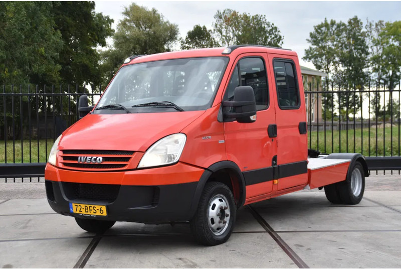 Iveco 40C18 - MANUAL - EURO 4 - 341 TKM - RADIO - BACKSEAT - 4 DOORS - GOOD CONDITION - - Тягач: фото 2 Iveco 40C18 - MANUAL - EURO 4 - 341 TKM - RADIO - BACKSEAT - 4 DOORS - GOOD CONDITION - - Тягач: фото 2