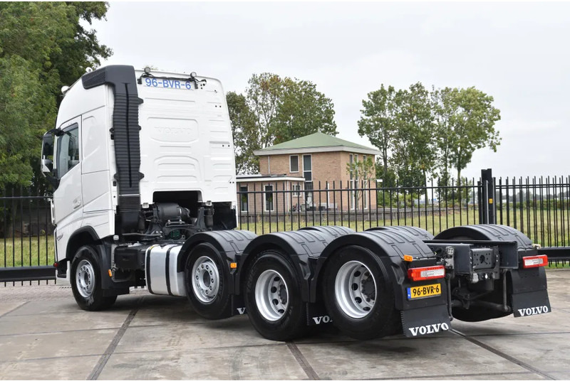 Volvo FH 500 Globe 8x2/4 - 147 TKM - PARK. AIRCO - 10 TONS FRONT AXLE - LEATHER SEATS - PTO - LED LIGHTS - TOP CONDITION - - Грузовик-шасси: фото 3 Volvo FH 500 Globe 8x2/4 - 147 TKM - PARK. AIRCO - 10 TONS FRONT AXLE - LEATHER SEATS - PTO - LED LIGHTS - TOP CONDITION - - Грузовик-шасси: фото 3
