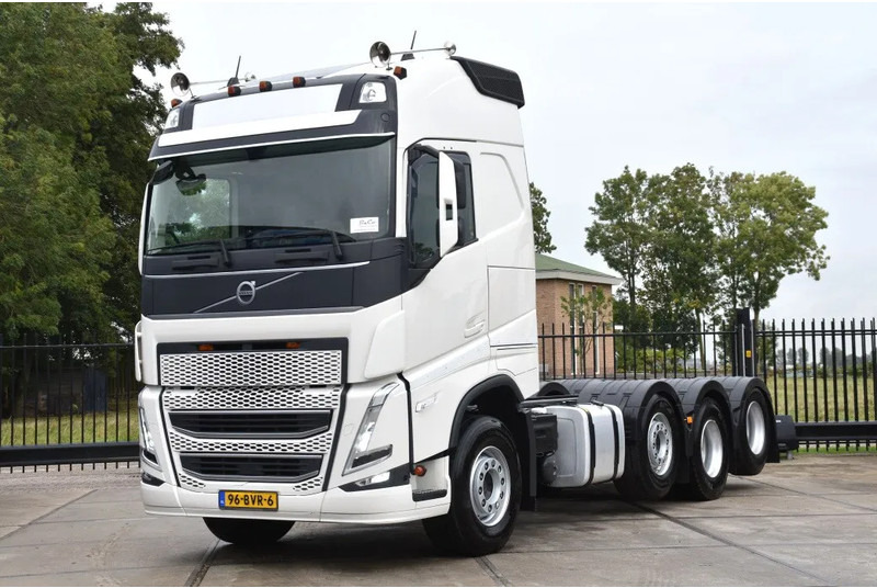 Volvo FH 500 Globe 8x2/4 - 147 TKM - PARK. AIRCO - 10 TONS FRONT AXLE - LEATHER SEATS - PTO - LED LIGHTS - TOP CONDITION - - Грузовик-шасси: фото 2 Volvo FH 500 Globe 8x2/4 - 147 TKM - PARK. AIRCO - 10 TONS FRONT AXLE - LEATHER SEATS - PTO - LED LIGHTS - TOP CONDITION - - Грузовик-шасси: фото 2
