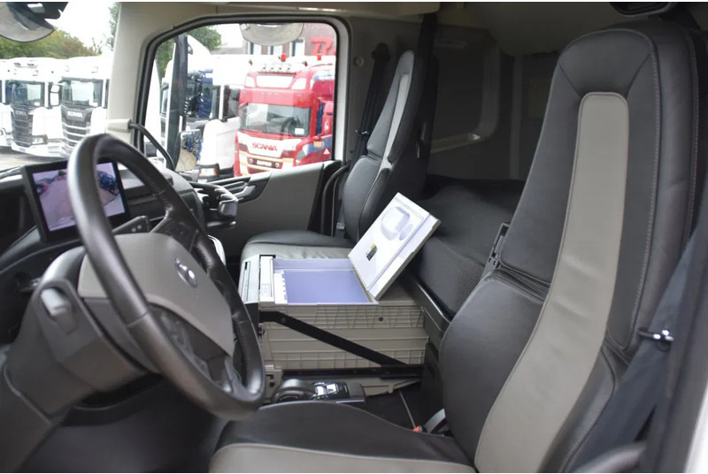 Volvo FH 500 Globe 8x2/4 - 147 TKM - PARK. AIRCO - 10 TONS FRONT AXLE - LEATHER SEATS - PTO - LED LIGHTS - TOP CONDITION - - Грузовик-шасси: фото 5 Volvo FH 500 Globe 8x2/4 - 147 TKM - PARK. AIRCO - 10 TONS FRONT AXLE - LEATHER SEATS - PTO - LED LIGHTS - TOP CONDITION - - Грузовик-шасси: фото 5