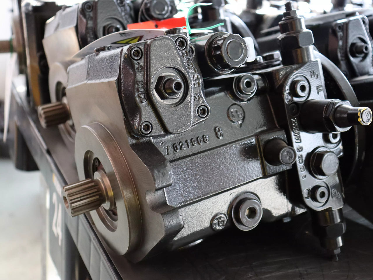 REXROTH A4VG40DA1D2/32R-NZC02F025SP-S - Гидравлический насос для Строительной техники: фото 1 REXROTH A4VG40DA1D2/32R-NZC02F025SP-S - Гидравлический насос для Строительной техники: фото 1