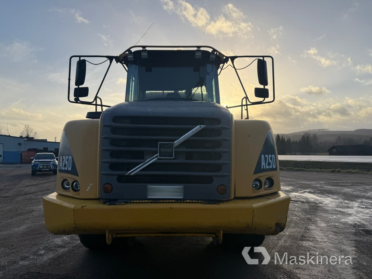 Dumper Volvo A25D 6X6 - Сочленённый самосвал: фото 2 Dumper Volvo A25D 6X6 - Сочленённый самосвал: фото 2