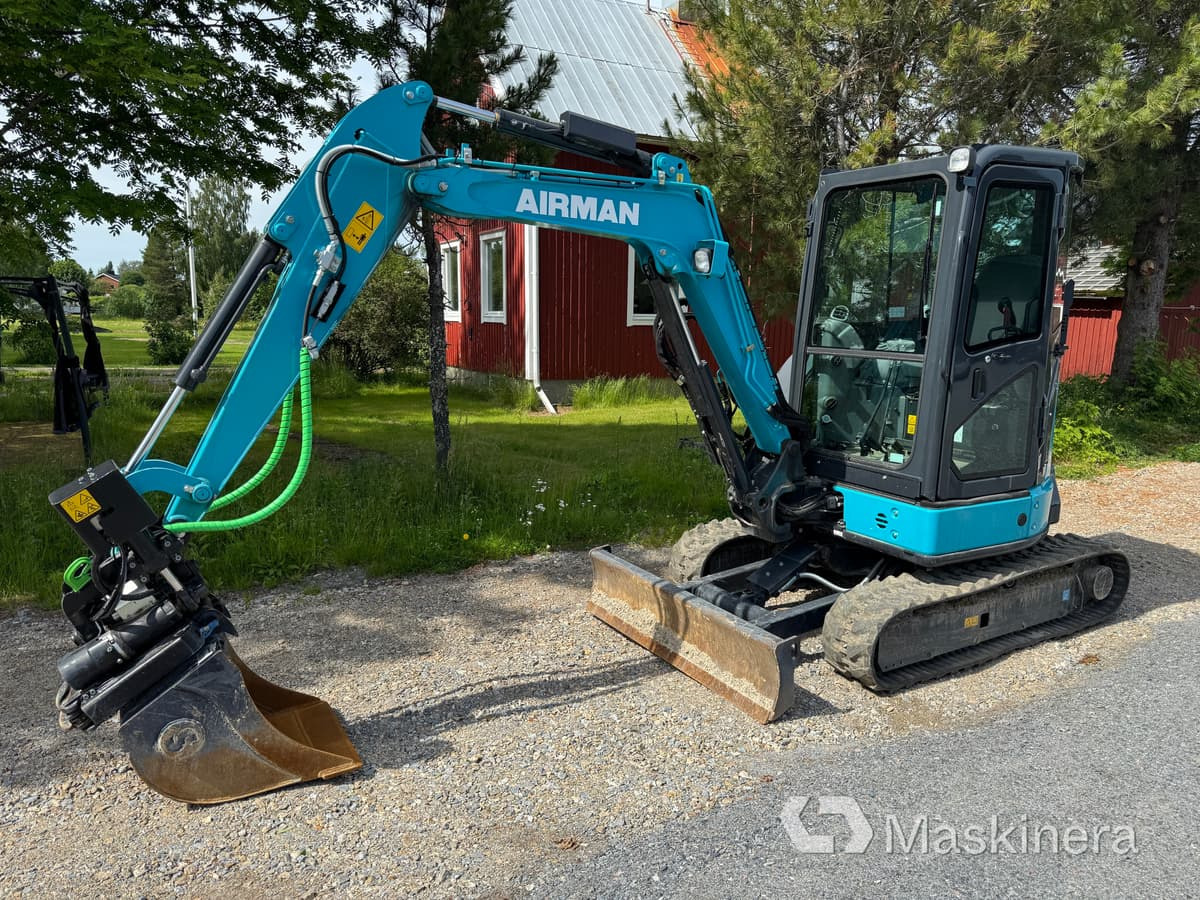 Grävmaskin Airman AX33u-7 med tillbehör - Гусеничный экскаватор: фото 1 Grävmaskin Airman AX33u-7 med tillbehör - Гусеничный экскаватор: фото 1