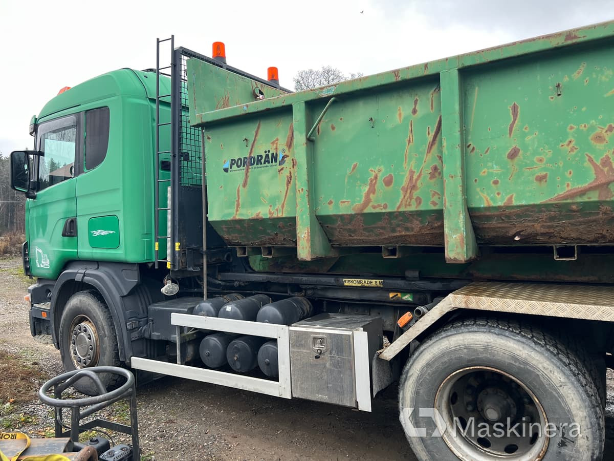 Lastväxlare Scania R124GB8X4 - Крюковой мультилифт: фото 5 Lastväxlare Scania R124GB8X4 - Крюковой мультилифт: фото 5