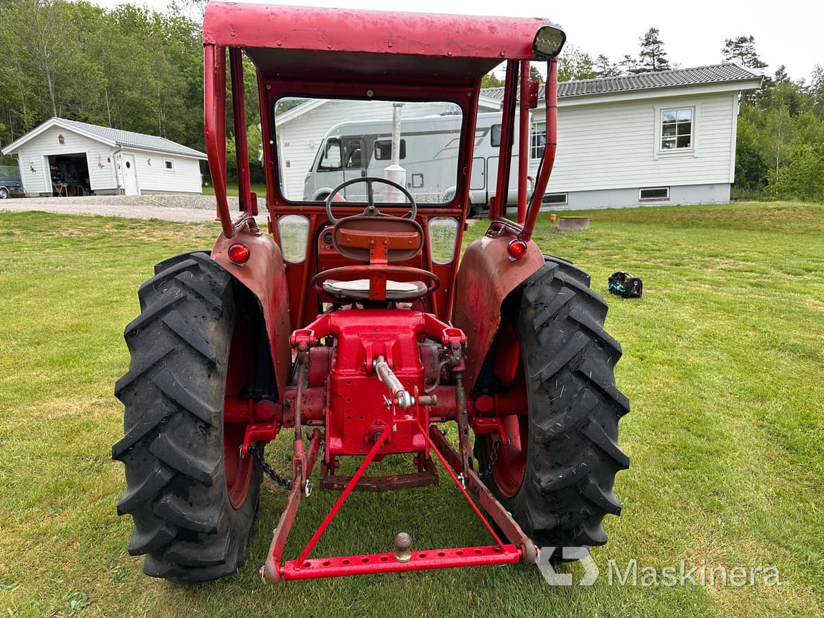 McCormick International IH B-275 Traktor IH B-275 - Трактор: фото 4 McCormick International IH B-275 Traktor IH B-275 - Трактор: фото 4