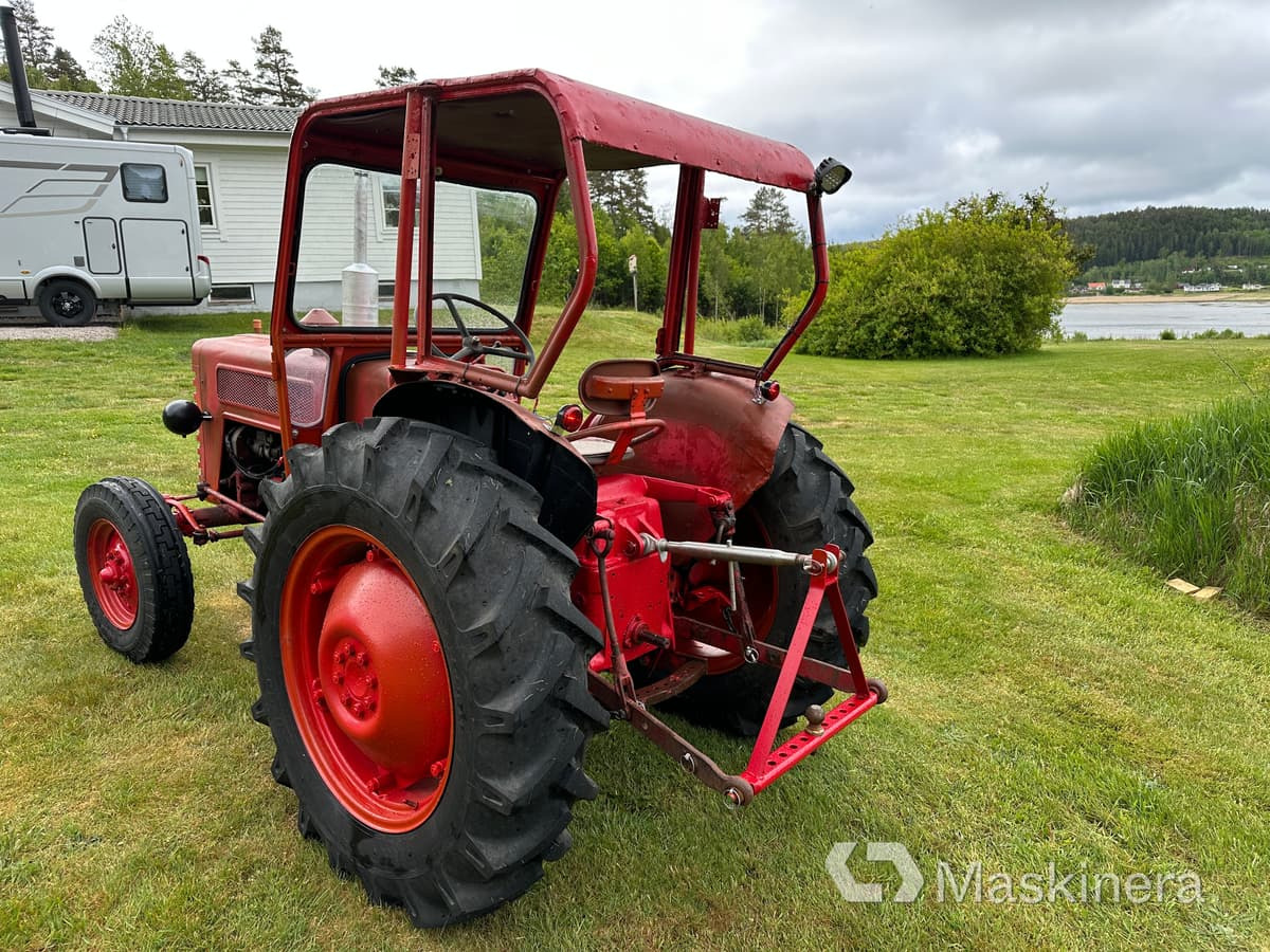 McCormick International IH B-275 Traktor IH B-275 - Трактор: фото 3 McCormick International IH B-275 Traktor IH B-275 - Трактор: фото 3