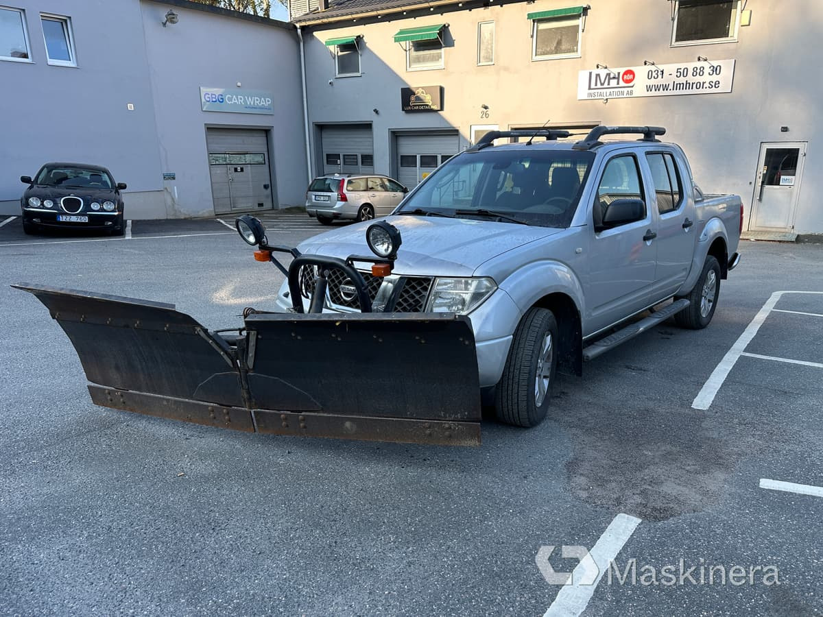 Nissan Navara 2.5 dCi 4x4 med plog - Цельнометаллический фургон: фото 1 Nissan Navara 2.5 dCi 4x4 med plog - Цельнометаллический фургон: фото 1