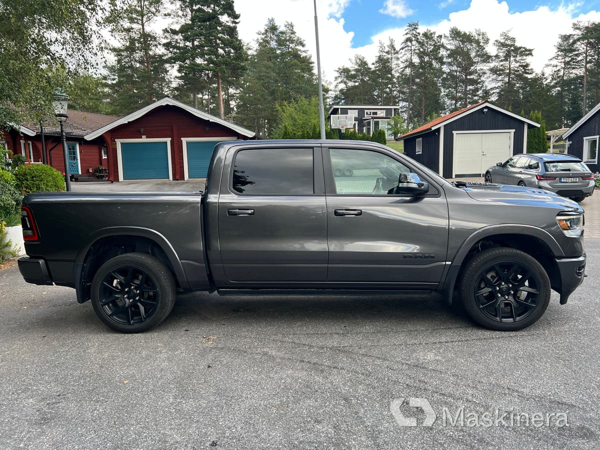Pickup Dodge Ram 1500 - Цельнометаллический фургон: фото 2 Pickup Dodge Ram 1500 - Цельнометаллический фургон: фото 2