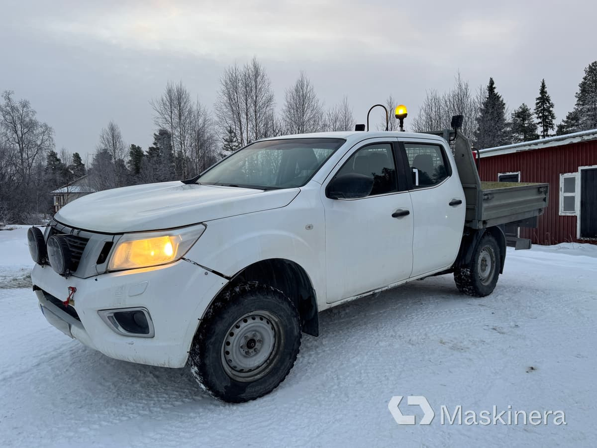 Pickup Nissan Navara med flak - Легковой фургон: фото 1 Pickup Nissan Navara med flak - Легковой фургон: фото 1