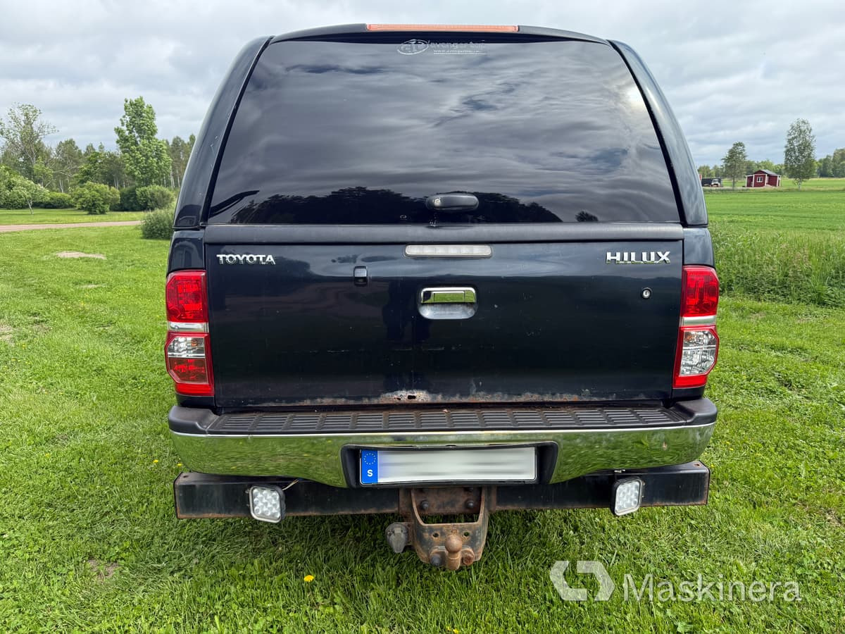 Pickup Toyota Hilux Dubbelhytt 3.0 D 4x4 - Цельнометаллический фургон: фото 3 Pickup Toyota Hilux Dubbelhytt 3.0 D 4x4 - Цельнометаллический фургон: фото 3