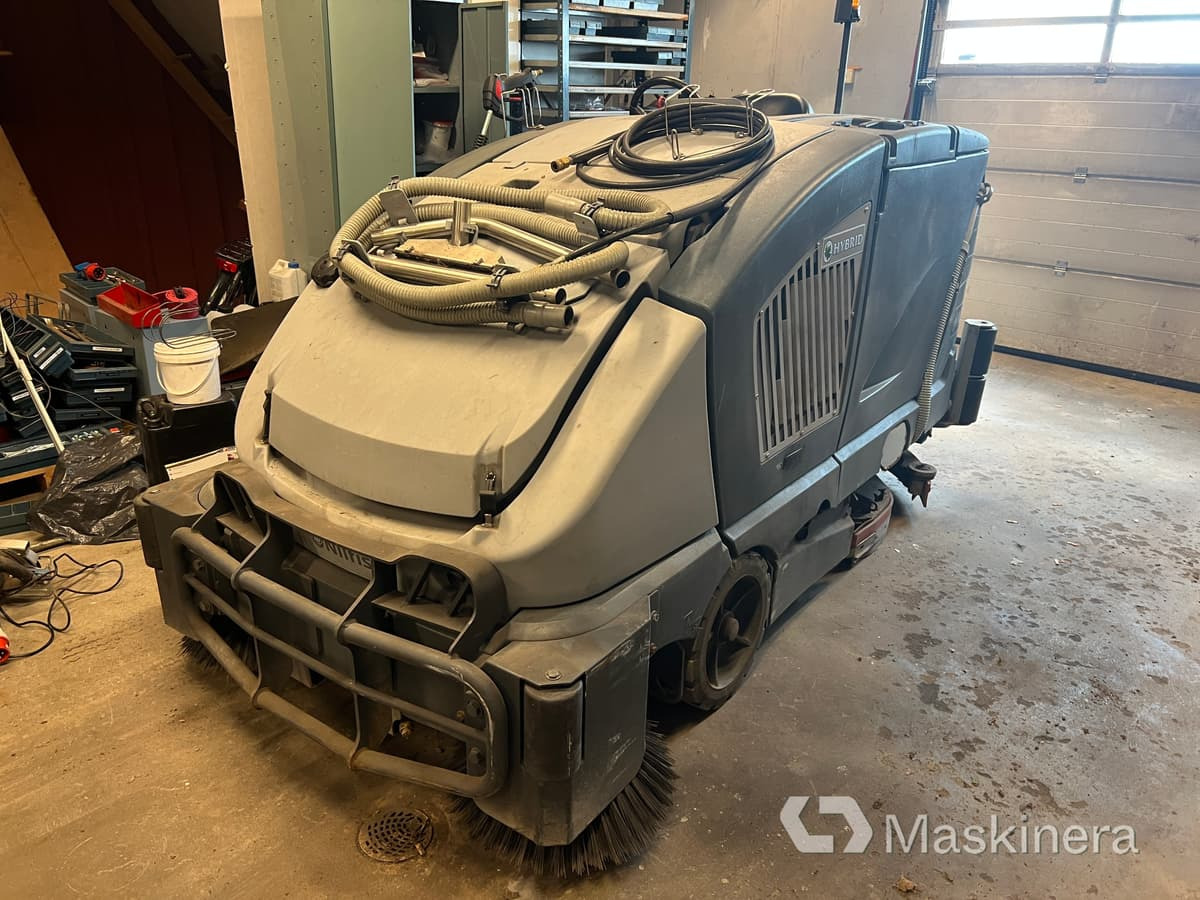 Sopskurmaskin Nilfisk Hybrid CS7010 1200D - Подметально-уборочная машина: фото 1 Sopskurmaskin Nilfisk Hybrid CS7010 1200D - Подметально-уборочная машина: фото 1