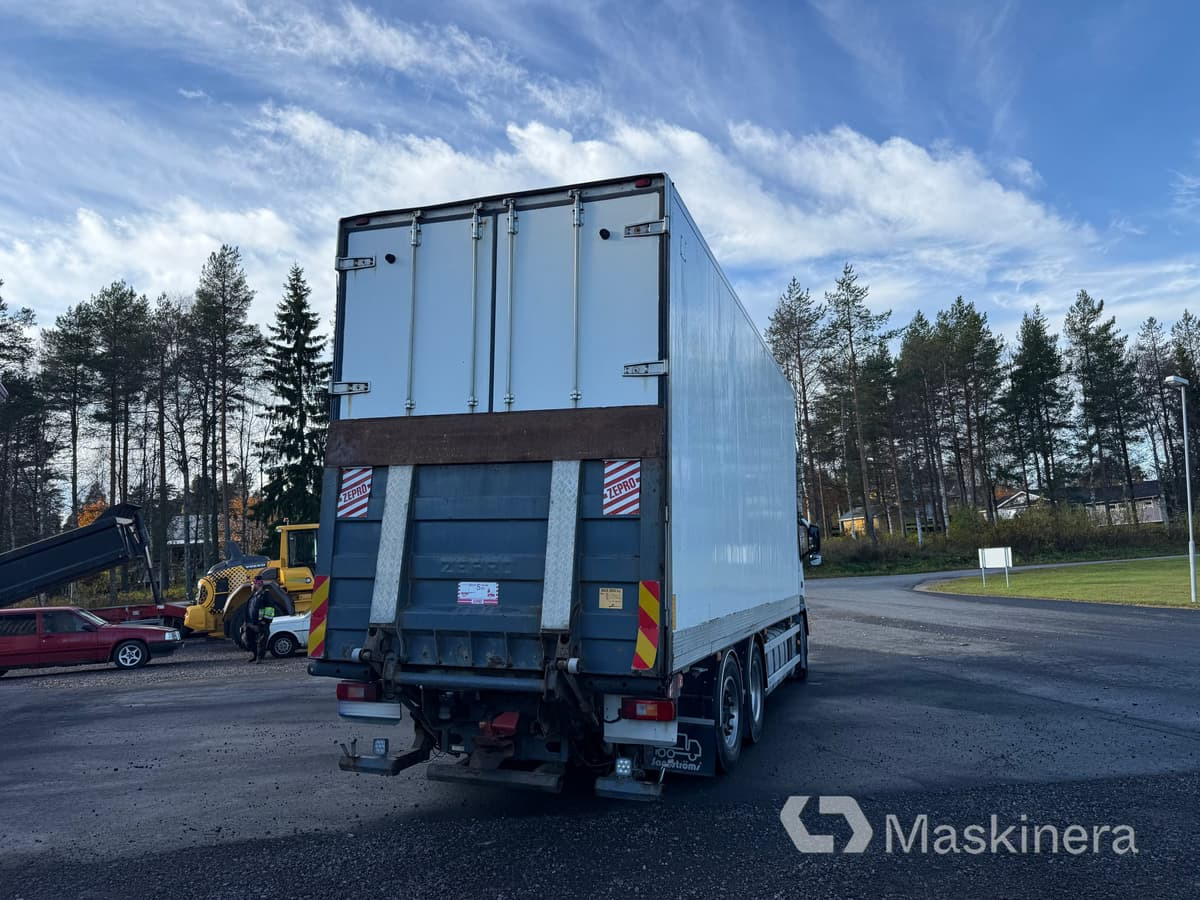 Volvo FM Skåpbil 6x2 - Грузовик с закрытым кузовом: фото 2 Volvo FM Skåpbil 6x2 - Грузовик с закрытым кузовом: фото 2
