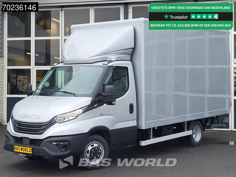 Iveco Daily 35C18 2025 MODEL Automaat 1000kg Laadklep ACC Navi Airco Zijdeur Bakwagen Meubelbak Koffer 22m3 Airco - Малотоннажный фургон: фото 1 Iveco Daily 35C18 2025 MODEL Automaat 1000kg Laadklep ACC Navi Airco Zijdeur Bakwagen Meubelbak Koffer 22m3 Airco - Малотоннажный фургон: фото 1