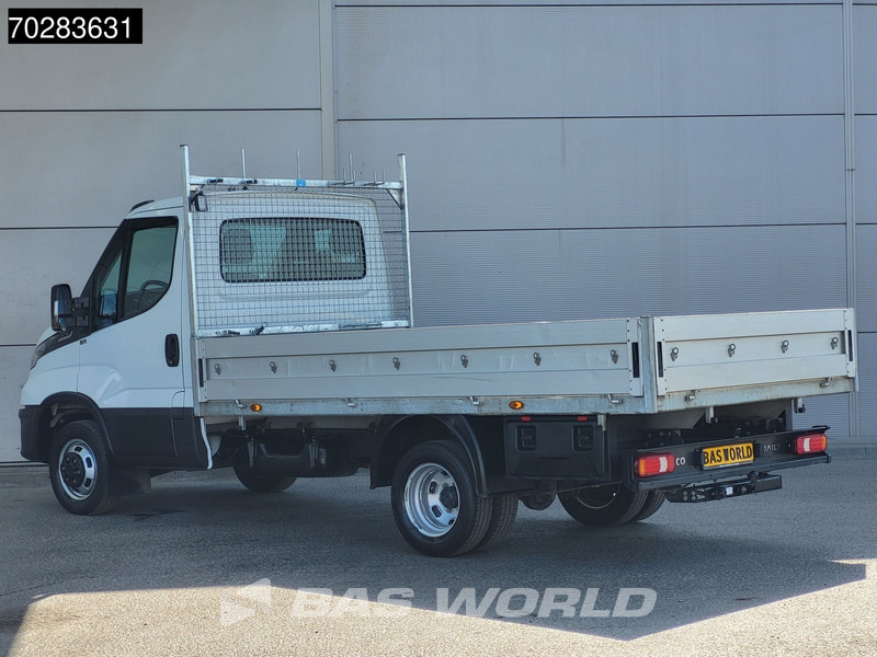 Iveco Daily 35C18 3.0L Open Laadbak Dubbellucht 3,5t Trekhaak Airco Cruise Camera Parkeersensoren Euro6 Meubelbak Koffer Airco Trekhaak Crui - Малотоннажный бортовой грузовик: фото 2 Iveco Daily 35C18 3.0L Open Laadbak Dubbellucht 3,5t Trekhaak Airco Cruise Camera Parkeersensoren Euro6 Meubelbak Koffer Airco Trekhaak Crui - Малотоннажный бортовой грузовик: фото 2
